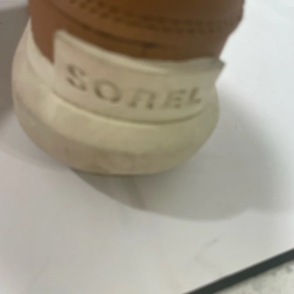 Sorel Explorer Woman’s Lace Up Boots Tan Suede Size 5